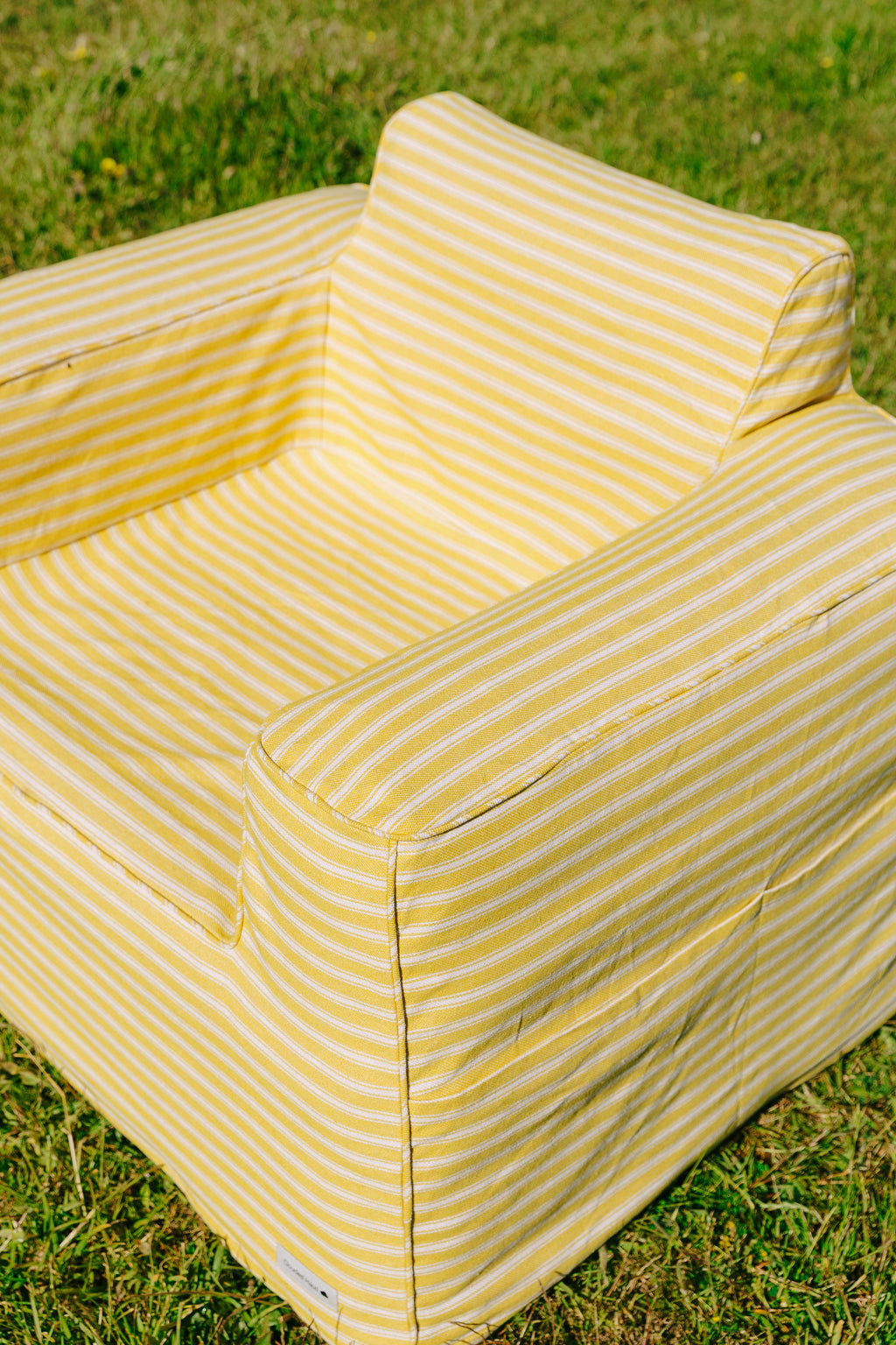 The Clouded Couch Single - Limoncello