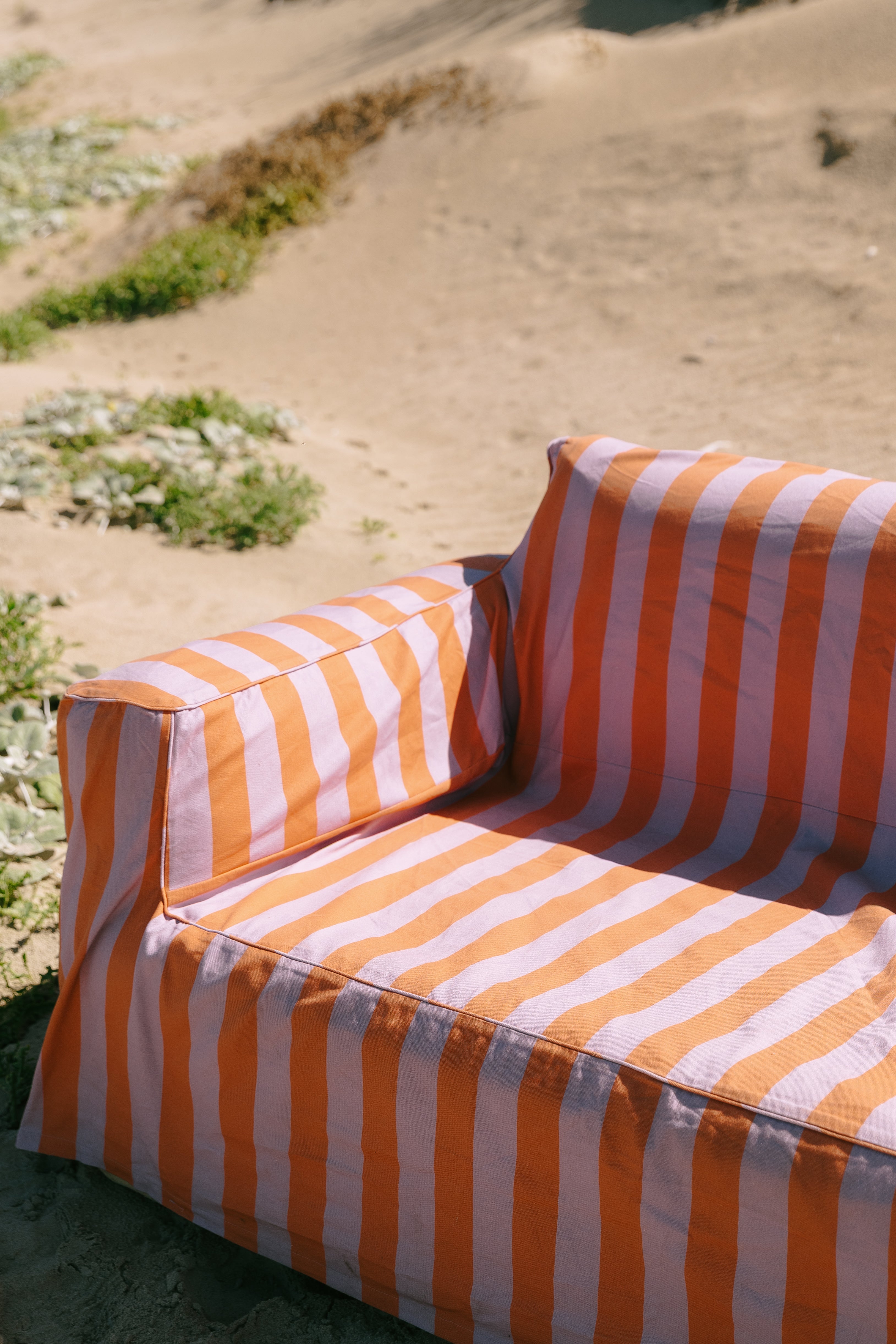 The Clouded Couch Double - Palm Springs